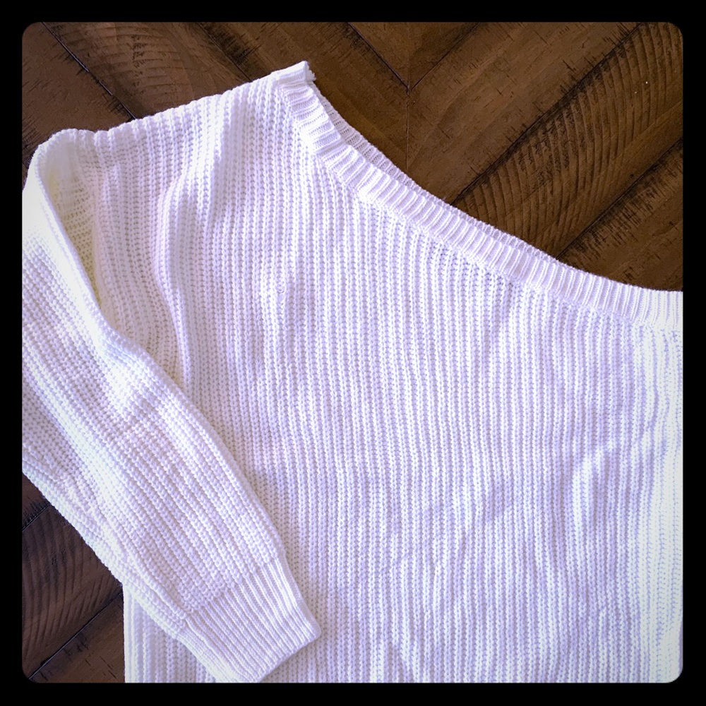 One sleeve sweater